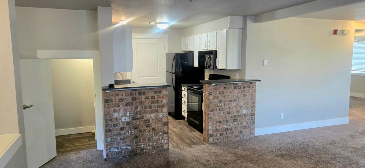 Apartment for rent at 215 23rd Ave SW, Puyallup, WA 98371