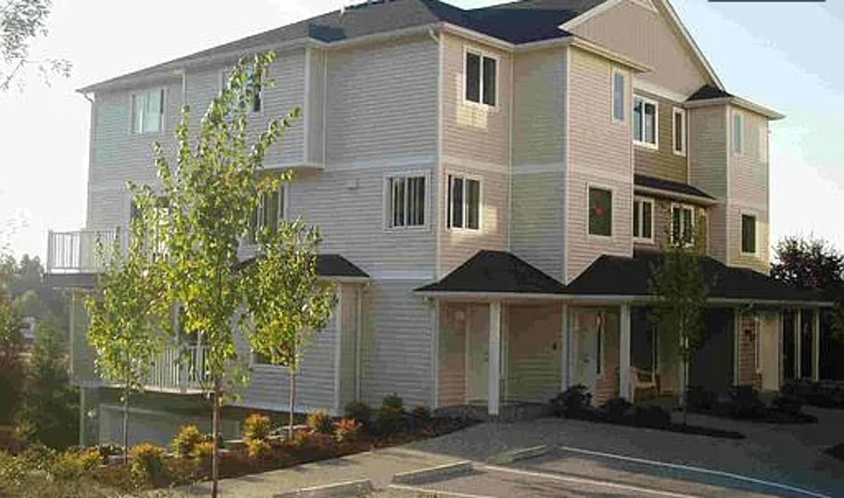 Apartment for rent at 215 23rd Ave SW, Puyallup, WA 98371