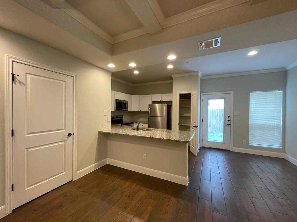 Townhouse for rent at 6423 Melanzane Ave, San Antonio, TX 78233