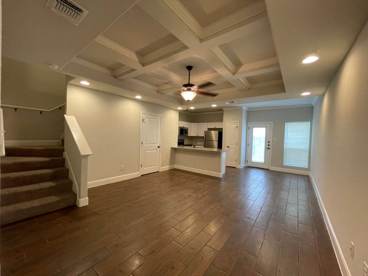 Townhouse for rent at 6423 Melanzane Ave, San Antonio, TX 78233