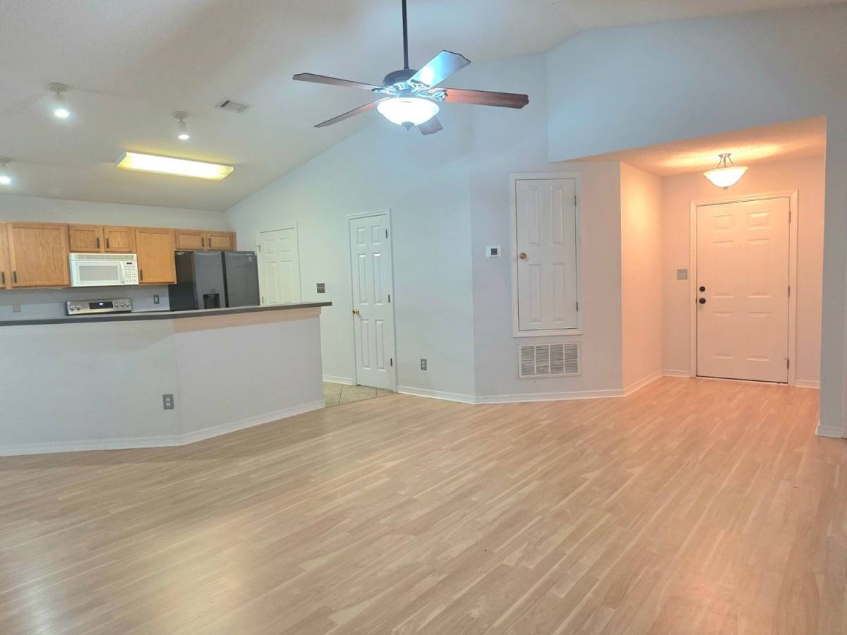 House for rent at 1059 Simpson St, Pensacola, FL 32526