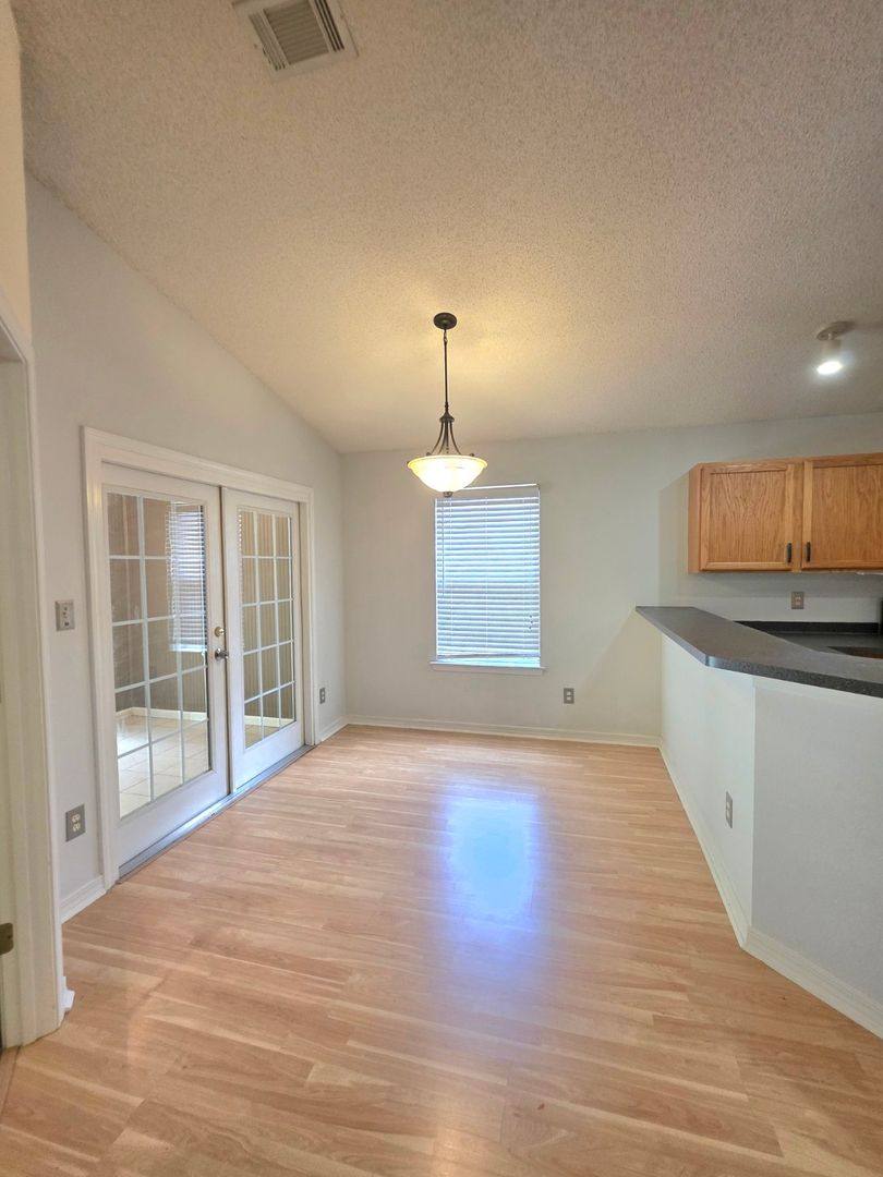 House for rent at 1059 Simpson St, Pensacola, FL 32526