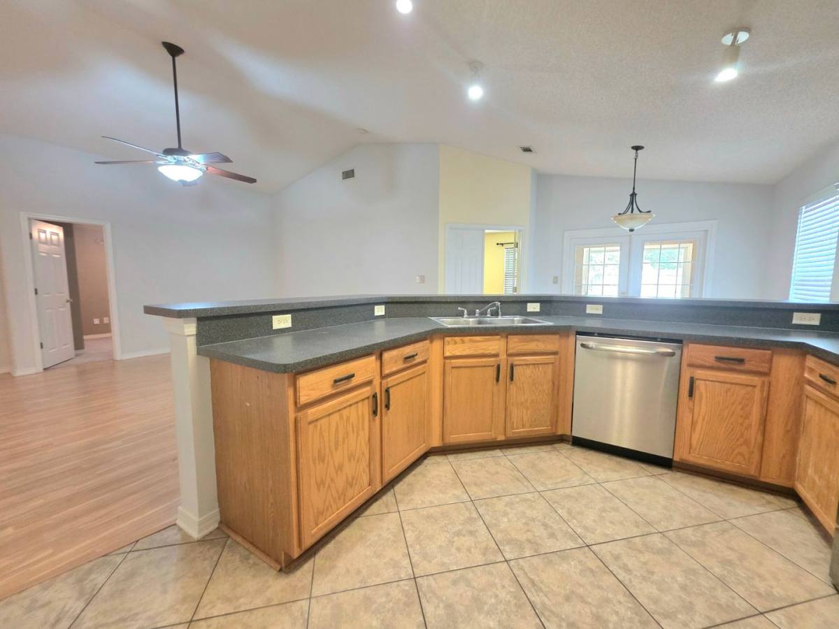 House for rent at 1059 Simpson St, Pensacola, FL 32526