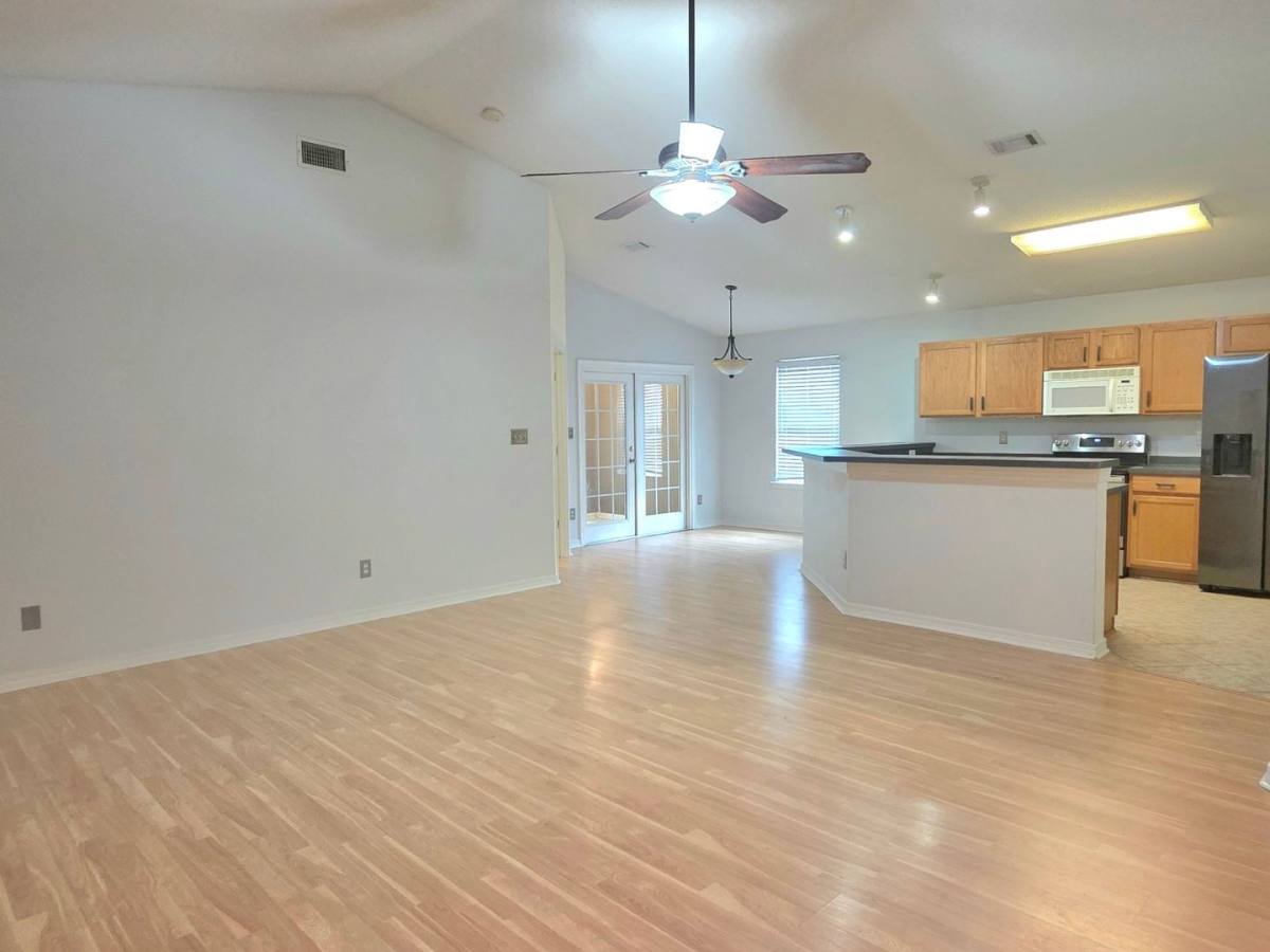 House for rent at 1059 Simpson St, Pensacola, FL 32526