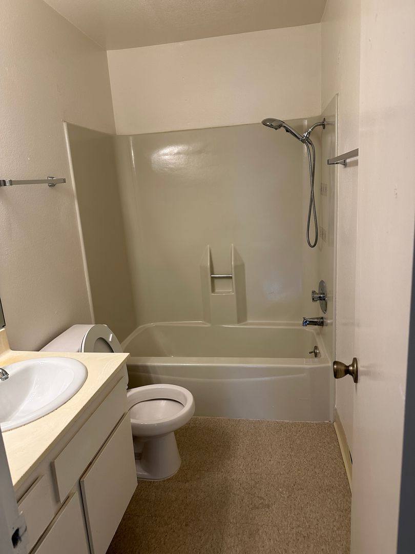 Apartment for rent at 5328 Hermitage Ave, Valley Village, CA 91607