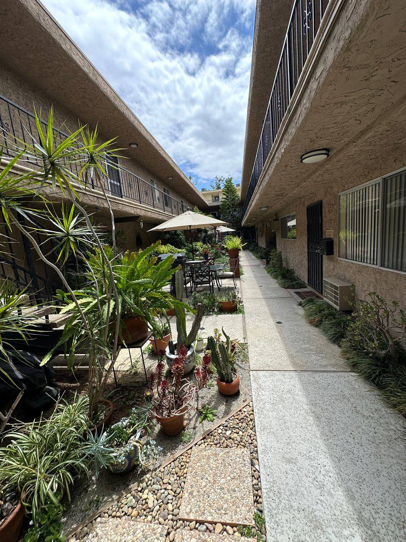 Apartment for rent at 5328 Hermitage Ave, Valley Village, CA 91607