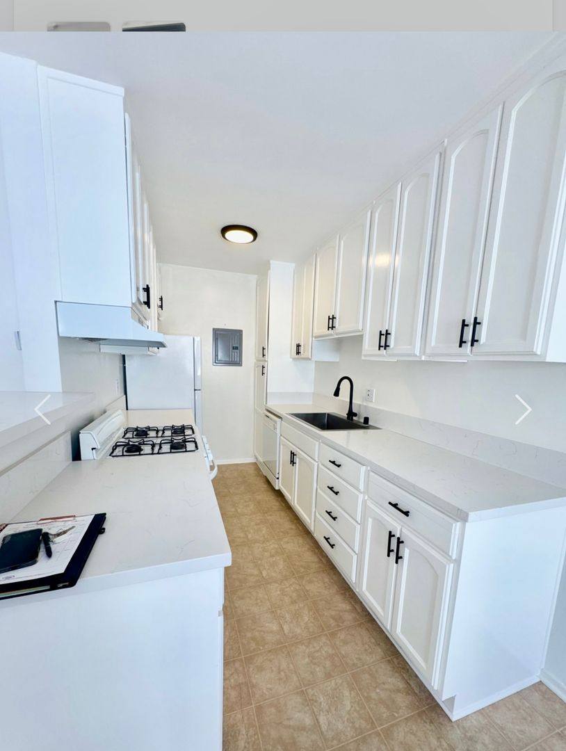 Apartment for rent at 1711 Granville Ave, Los Angeles, CA 90025