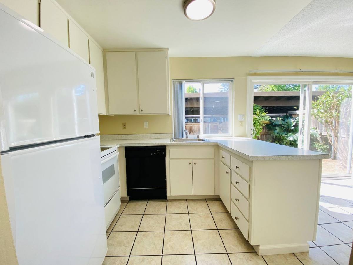 Condo for rent at 8749 Woodman Way #D, Sacramento, CA 95826
