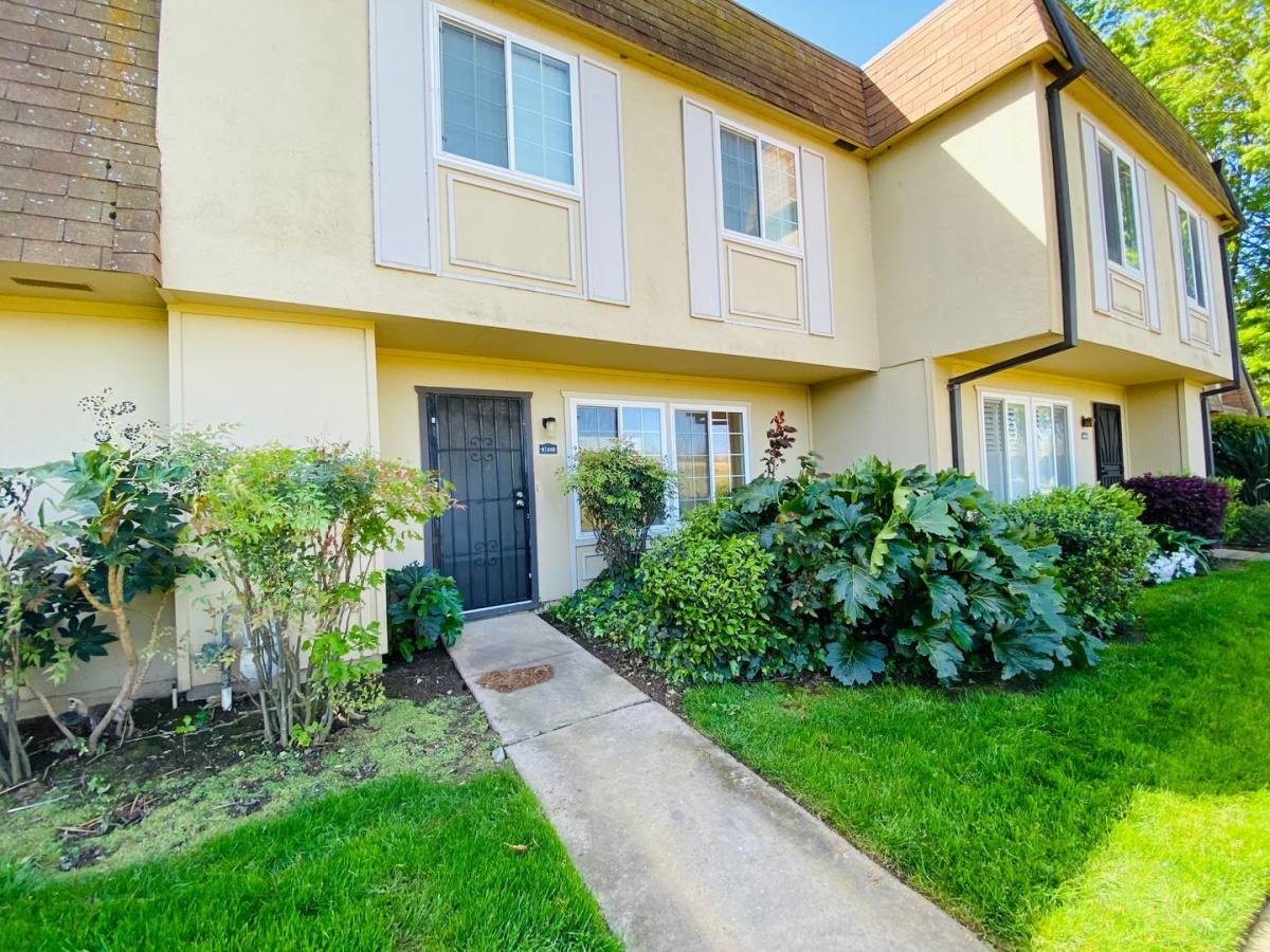 Condo for rent at 8749 Woodman Way #D, Sacramento, CA 95826
