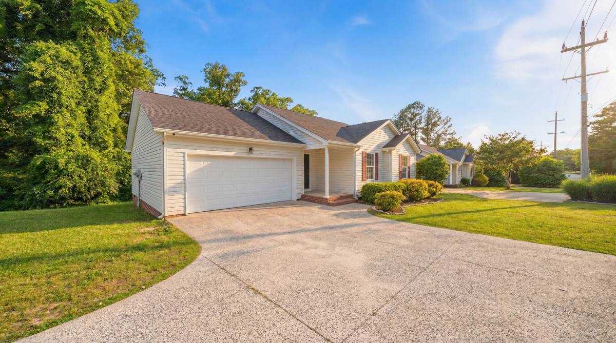 House for rent at 8506 Igou Gap Rd, Chattanooga, TN 37421