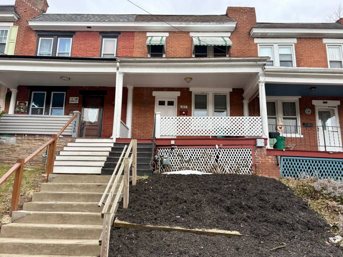 House for rent at 324 New Dorwart St, Lancaster, PA 17603
