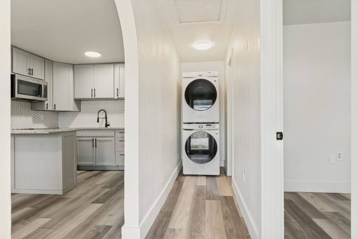 Townhouse for rent at 1121 Essex St, San Antonio, TX 78210