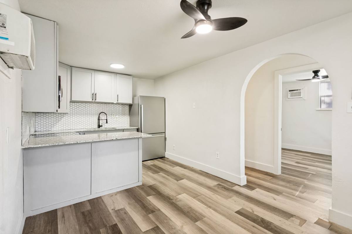 Townhouse for rent at 1121 Essex St, San Antonio, TX 78210