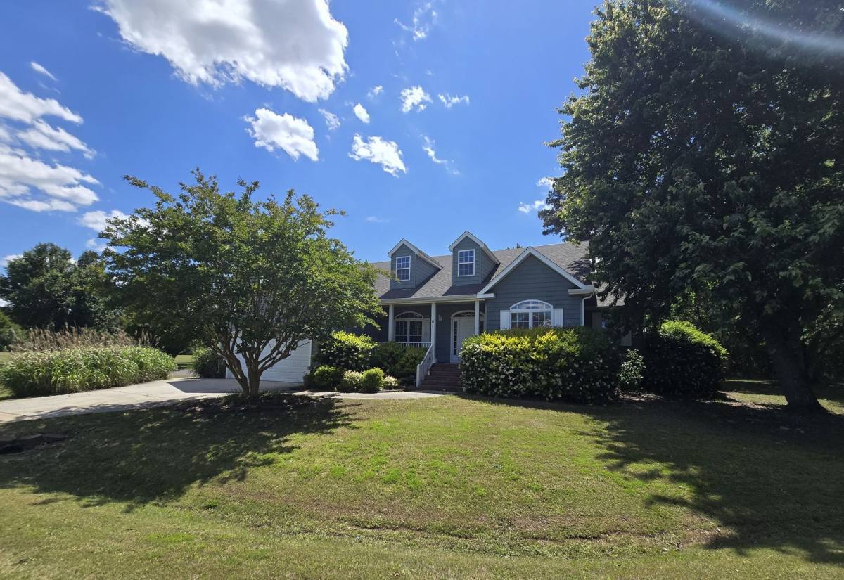 House for rent at 101 Kingfisher Cove, Moyock, NC 27958