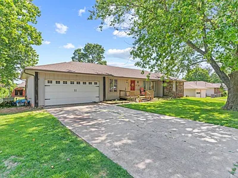 House for rent at 2556 W Cardinal St, Springfield, MO 65810