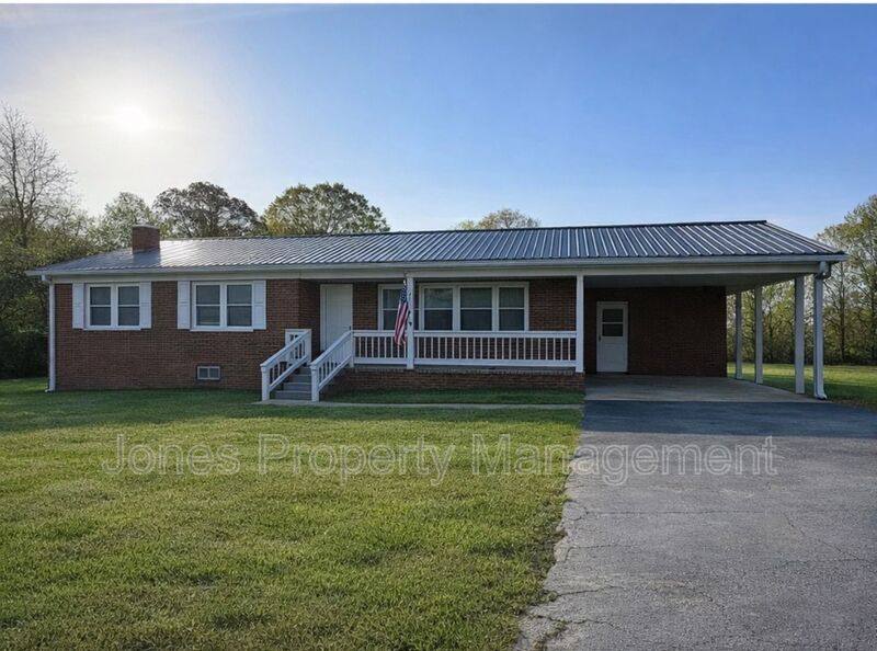 House for rent at 152 Leonard Dr, Thomasville, NC 27360