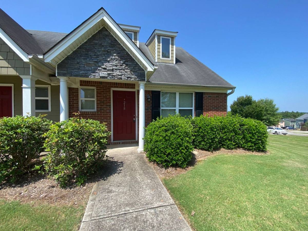 Townhouse for rent at 218 Bridgewater Circle, Athens, GA 30601