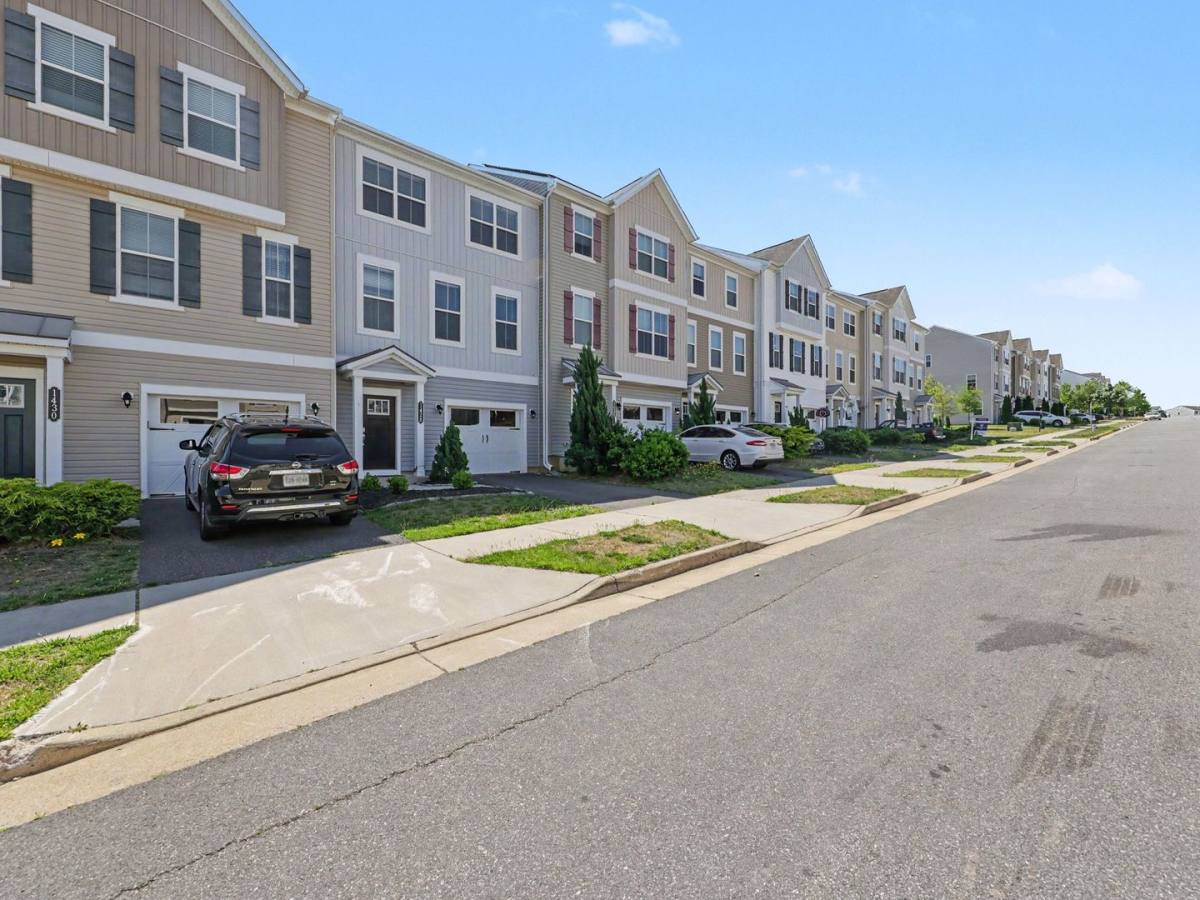 Townhouse for rent at 1428 Hudgins Farm Circle, Fredericksburg, VA 22408