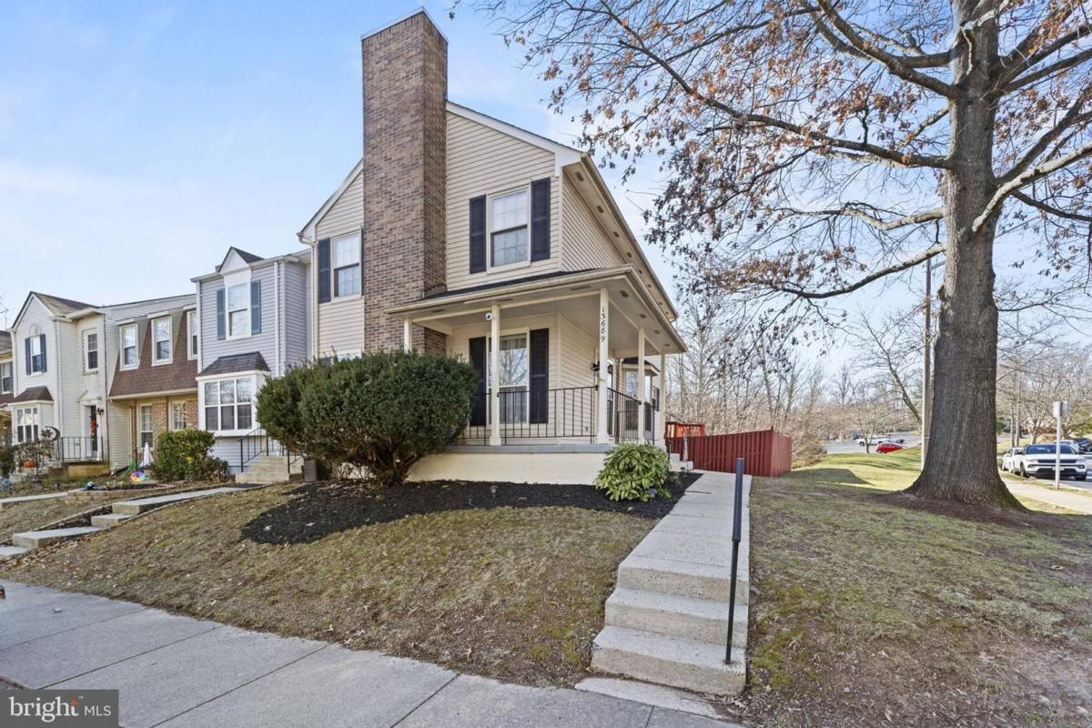 Townhouse for rent at 13689 Water Springs Court, Centreville, VA 20121