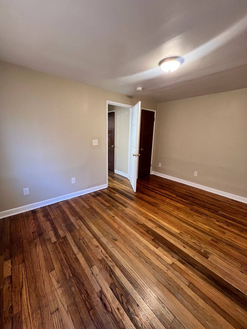 Apartment for rent at 7159 Eastlawn Dr, Cincinnati, OH 45237