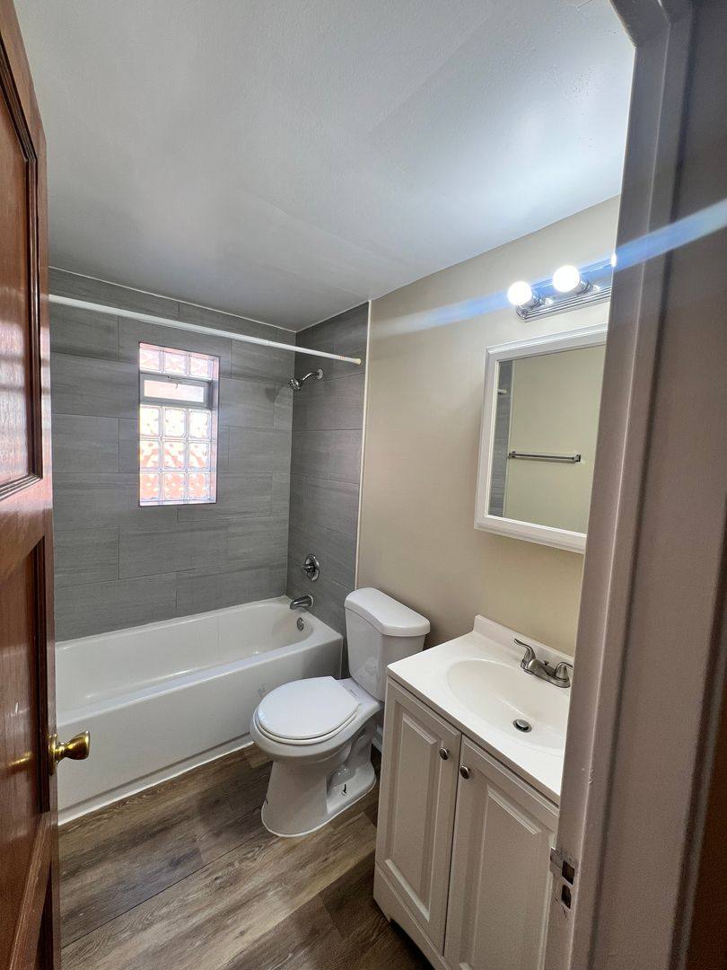 Apartment for rent at 7159 Eastlawn Dr, Cincinnati, OH 45237