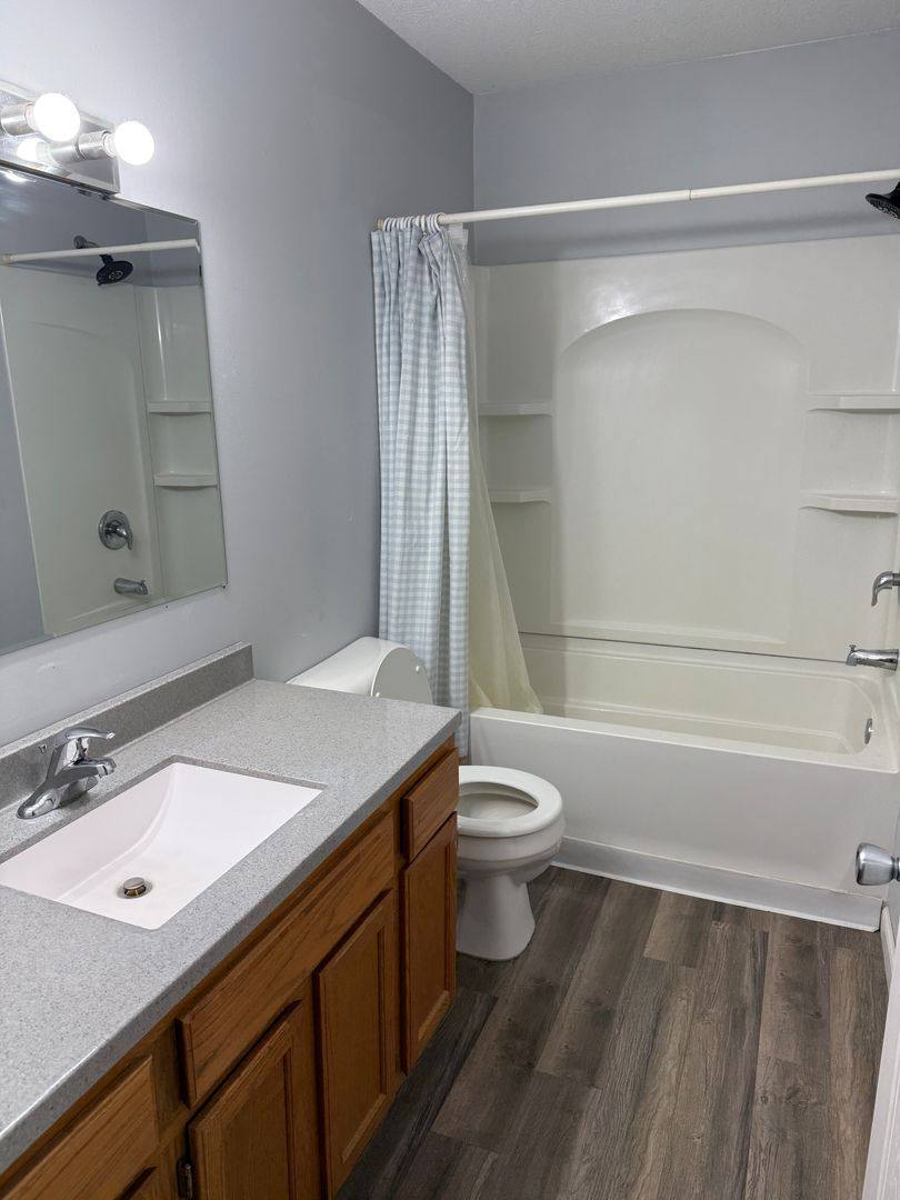 Townhouse for rent at 4-8-12 11th Ave NW, Rochester, MN 55901