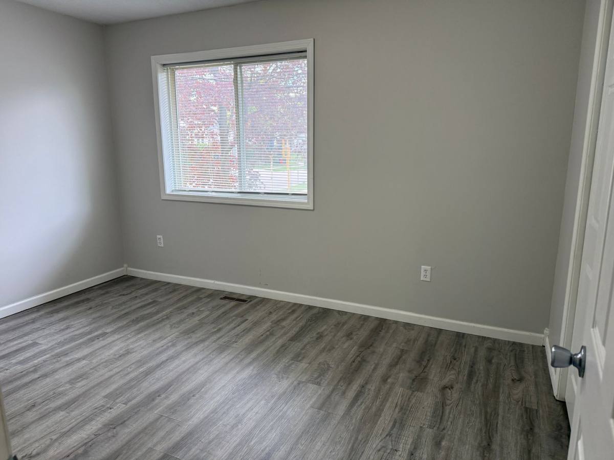 Townhouse for rent at 4-8-12 11th Ave NW, Rochester, MN 55901