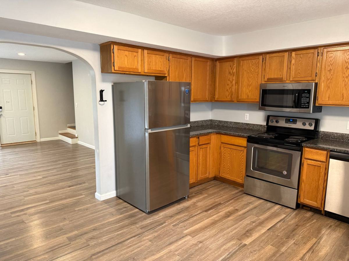 Townhouse for rent at 4-8-12 11th Ave NW, Rochester, MN 55901