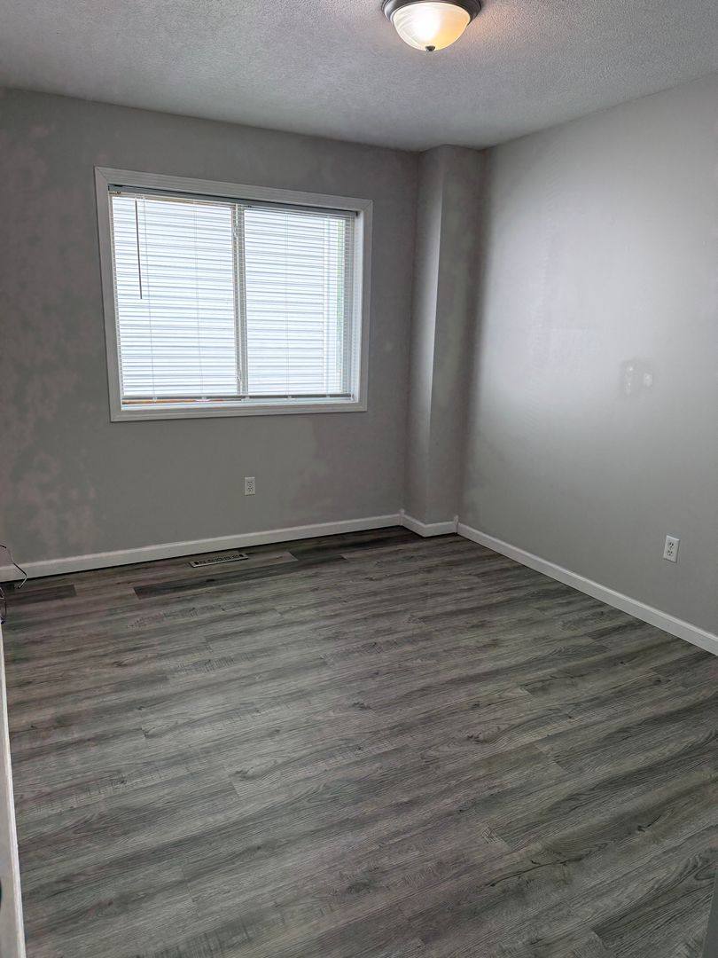 Townhouse for rent at 4-8-12 11th Ave NW, Rochester, MN 55901