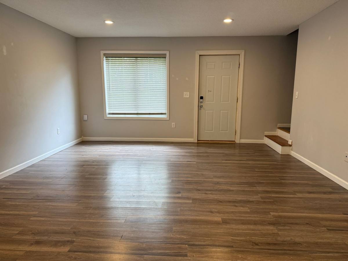 Townhouse for rent at 4-8-12 11th Ave NW, Rochester, MN 55901