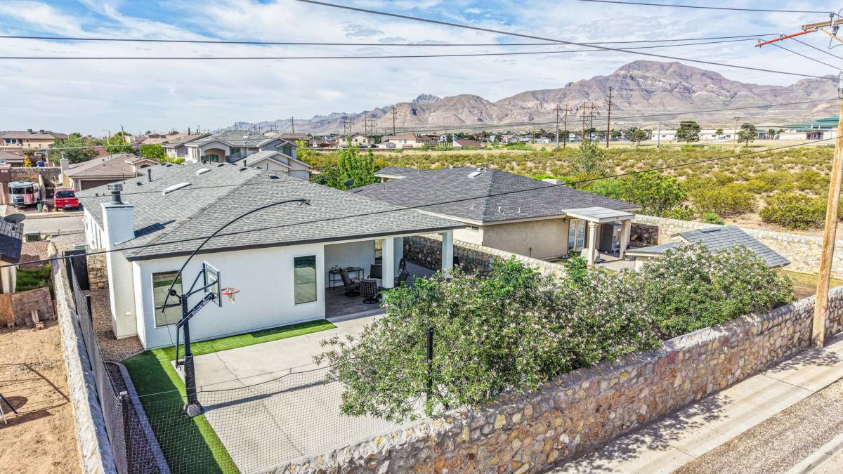 House for rent at 4825 Rancho Feliz C T, El Paso, TX 79934