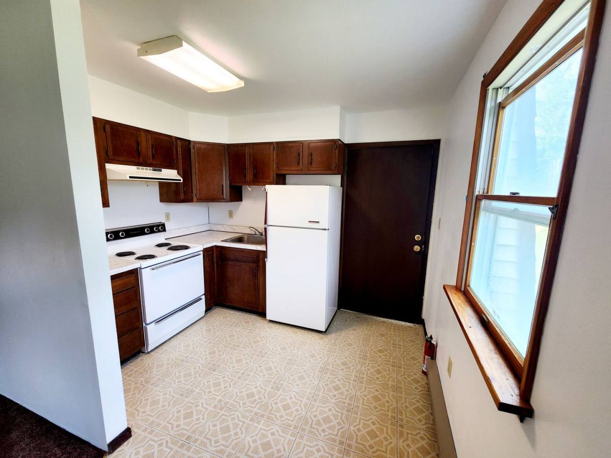 Apartment for rent at 520-524 Post Hill Rd, Henryville, PA 18332