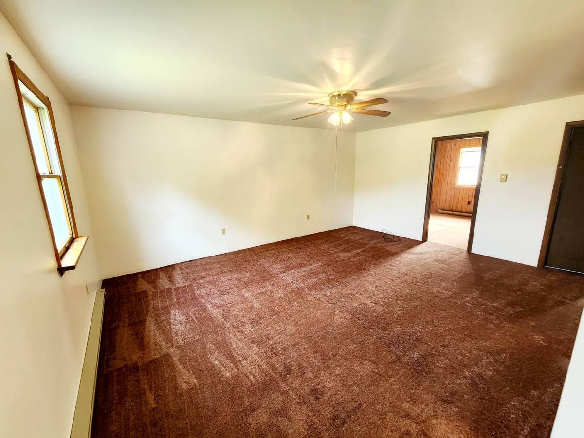 Apartment for rent at 520-524 Post Hill Rd, Henryville, PA 18332