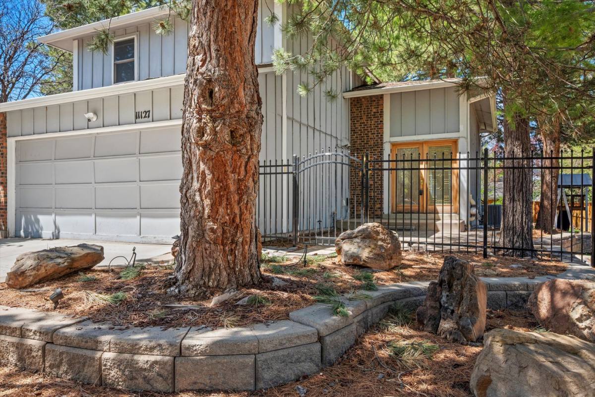 House for rent at 11127 E Berry Ave, Englewood, CO 80111