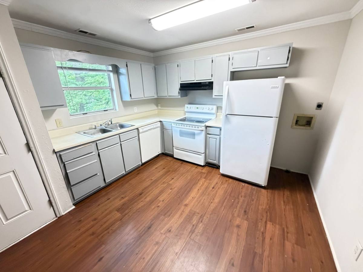 Apartment for rent at 1300 Old Concord Rd, Salisbury, NC 28146