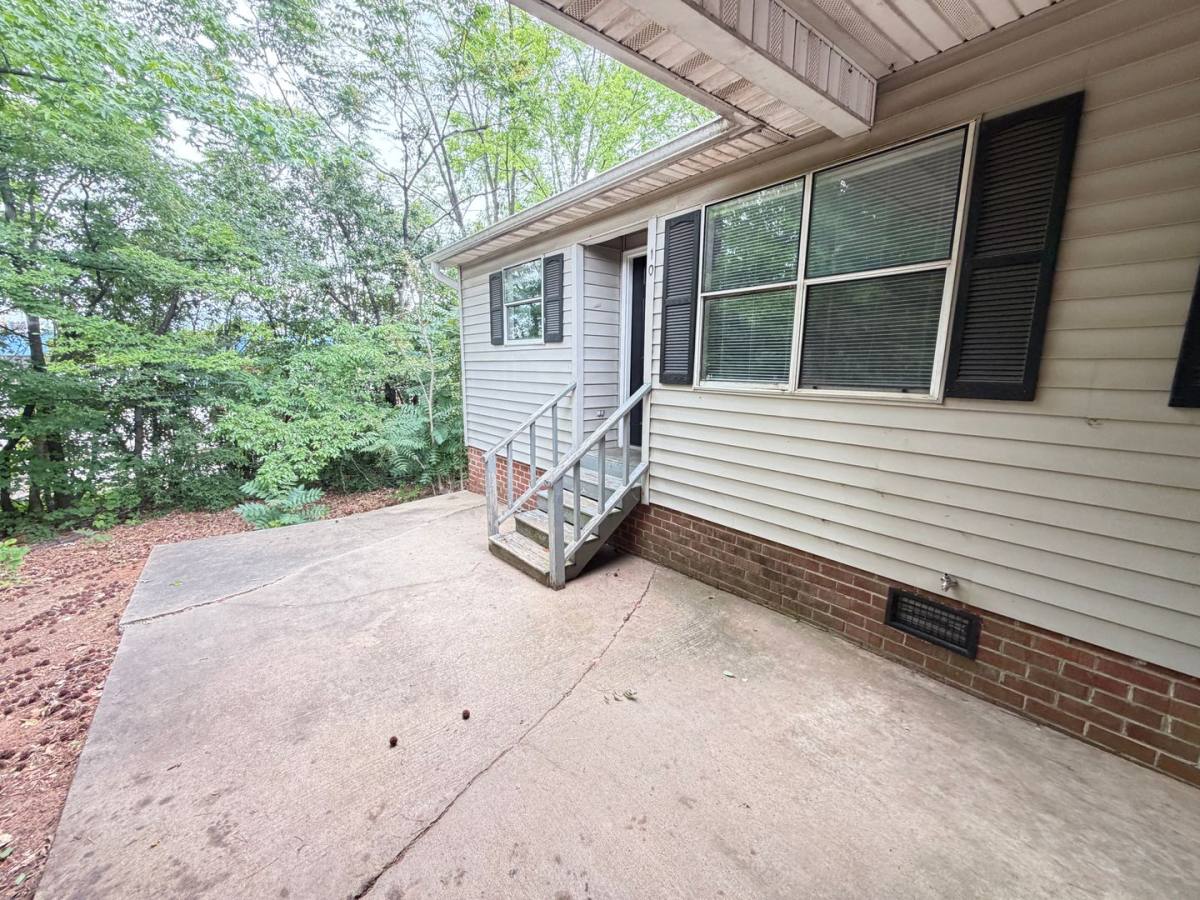 Apartment for rent at 1300 Old Concord Rd, Salisbury, NC 28146