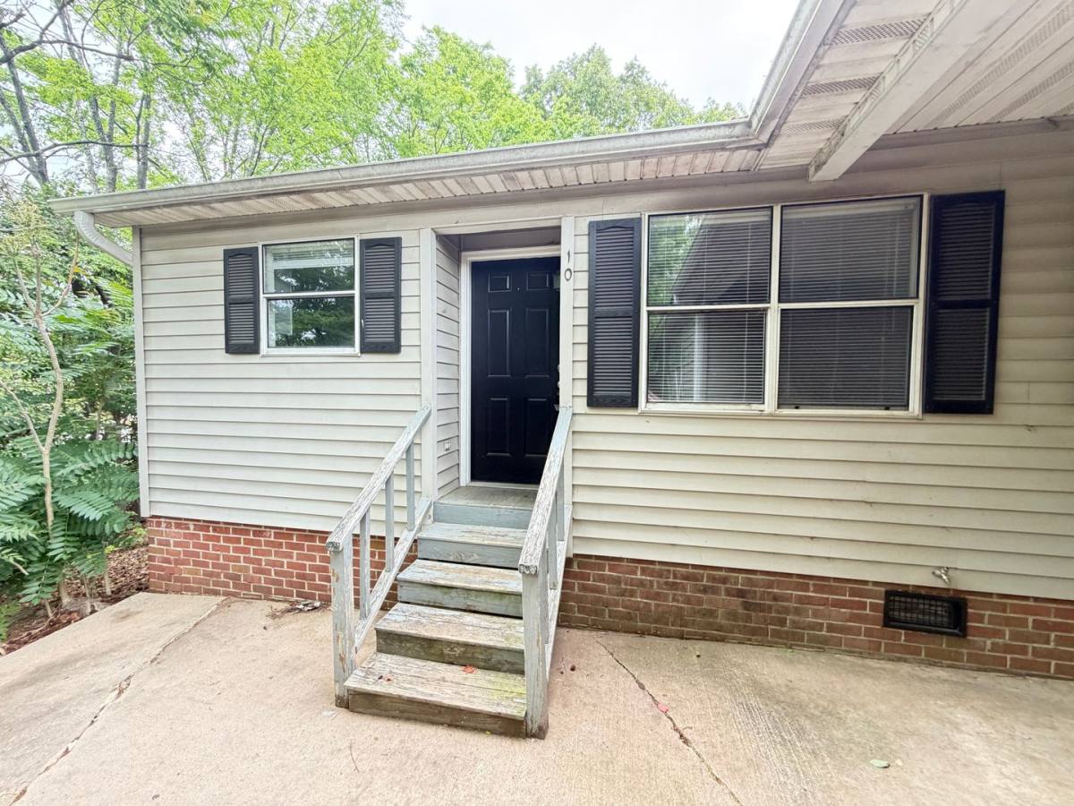 Apartment for rent at 1300 Old Concord Rd, Salisbury, NC 28146