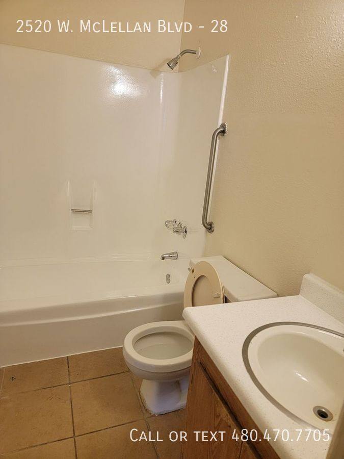Apartment for rent at 2520 W McLellan Blvd, Phoenix, AZ 85017