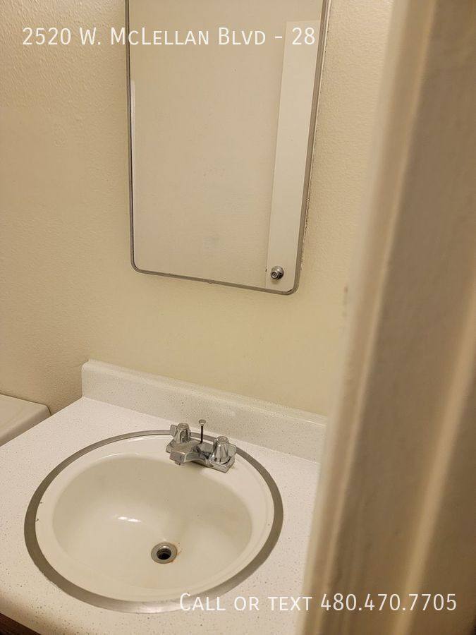 Apartment for rent at 2520 W McLellan Blvd, Phoenix, AZ 85017