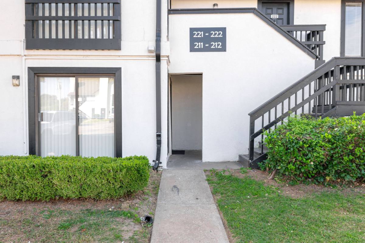 Apartment for rent at 8181 E 41st St, Tulsa, OK 74145