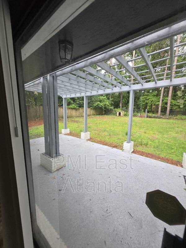 House for rent at 2275 Country Club Lane SW, Atlanta, GA 30311