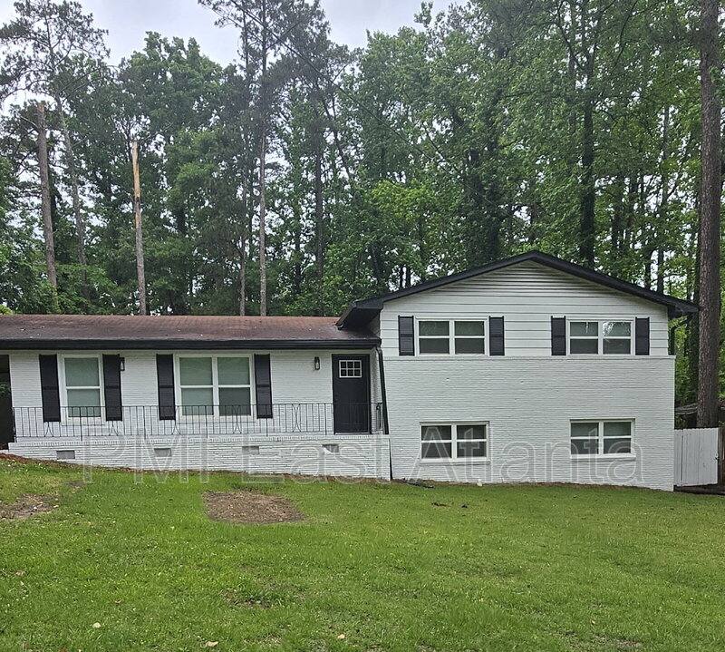 House for rent at 2275 Country Club Lane SW, Atlanta, GA 30311