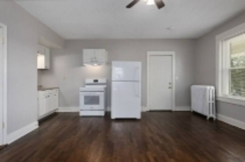 Apartment for rent at 204 E Franklin St #4, Liberty, MO 64068