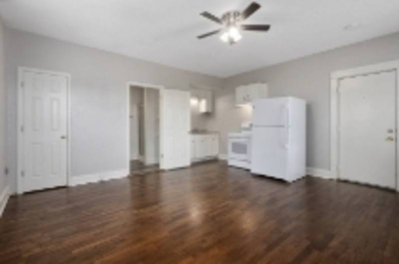 Apartment for rent at 204 E Franklin St #4, Liberty, MO 64068