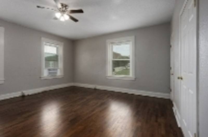 Apartment for rent at 204 E Franklin St #4, Liberty, MO 64068