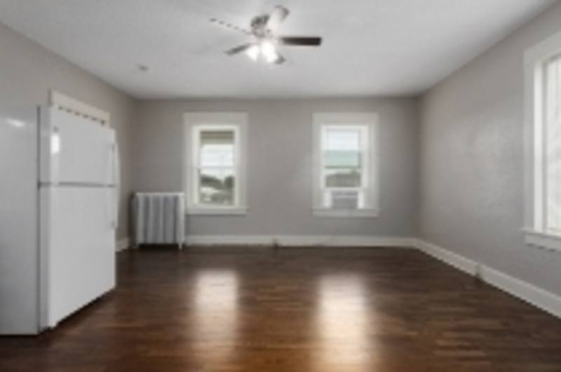 Apartment for rent at 204 E Franklin St #4, Liberty, MO 64068