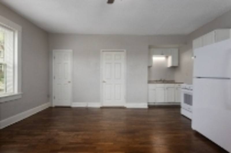 Apartment for rent at 204 E Franklin St #4, Liberty, MO 64068