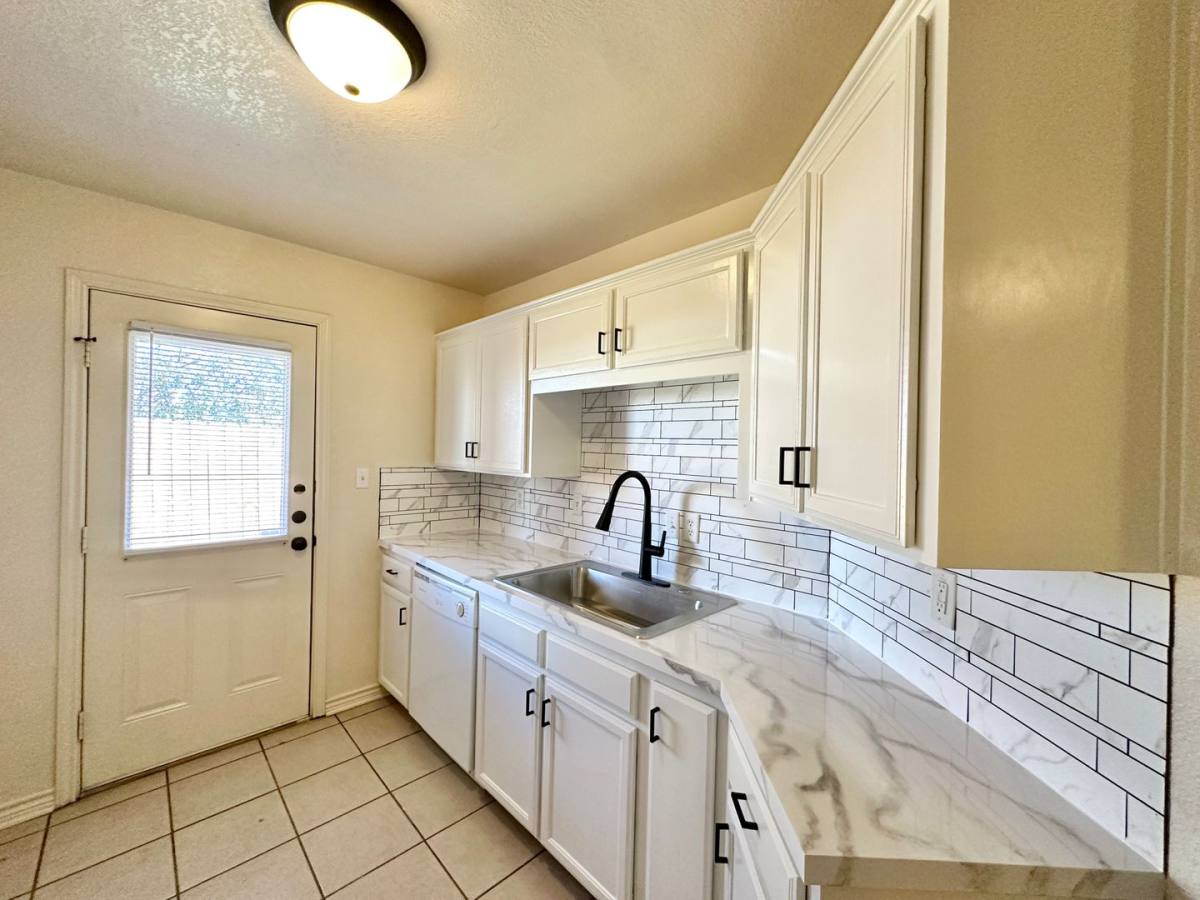 Townhouse for rent at 519 S 54th St, Killeen, TX 76543