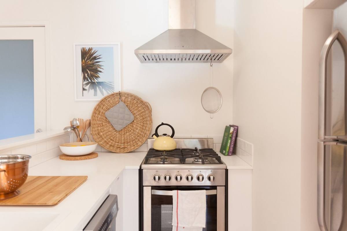 Apartment for rent at 229 S Ave, Los Angeles, CA 90042