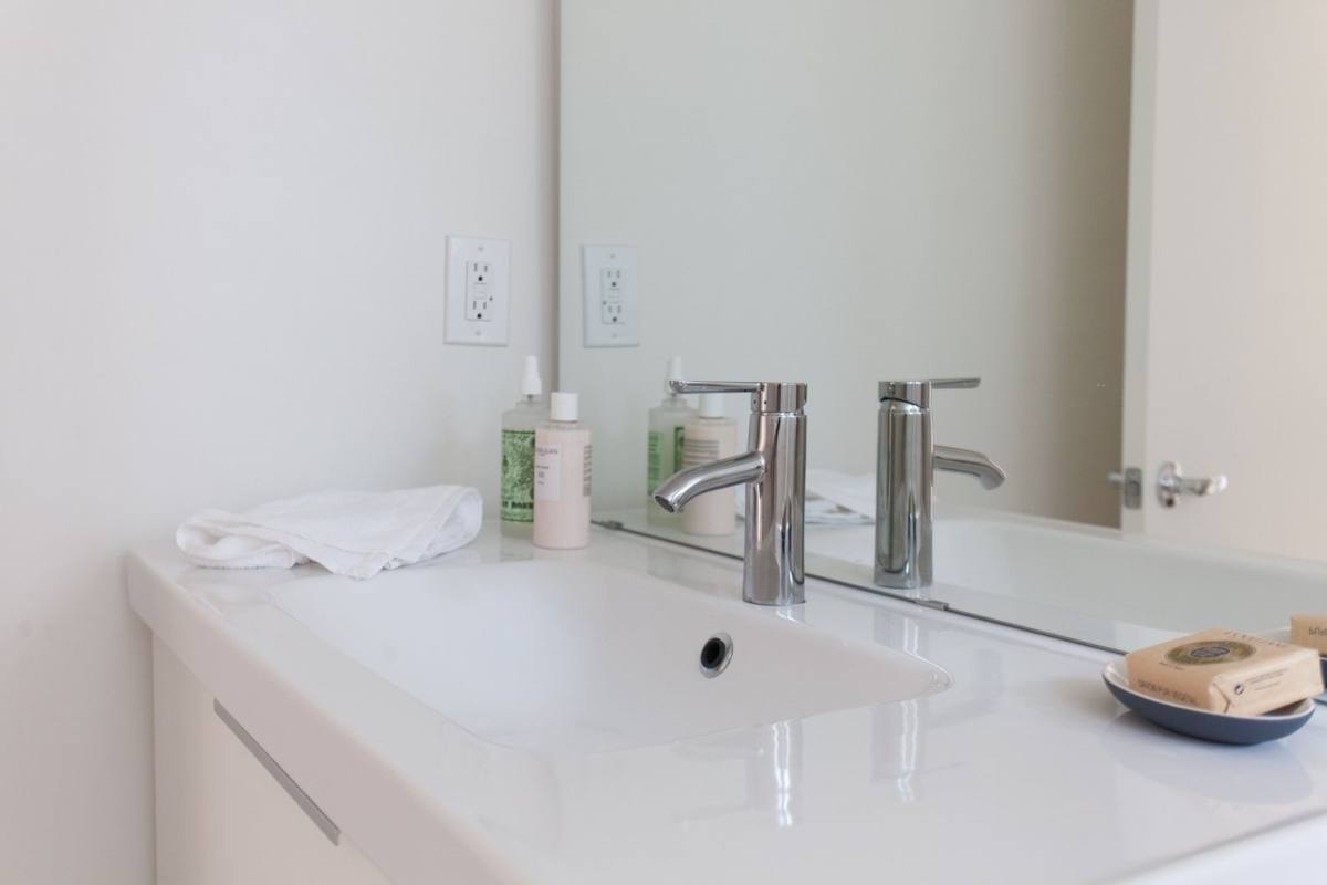 Apartment for rent at 229 S Ave, Los Angeles, CA 90042